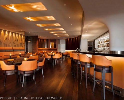 mm847 THE MET BAR at the Metroplolitan Hotel London