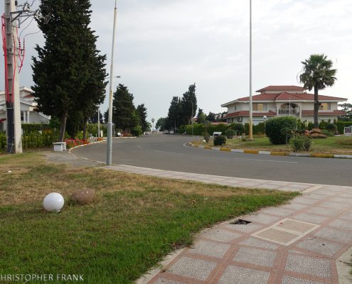 Blick auf Straße in Khazar Shahr