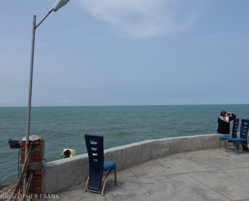 Promenade entlang des Kaspischen Meeres im Iran