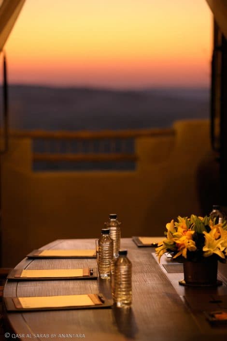 Qasr-Al-Sarab-Desert-Resort-by-Anantara_Boardroom_at_Sunset