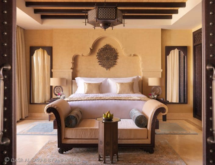 Qasr-Al-Sarab-Desert-Resort-by-Anantara_Villa_Bedroom