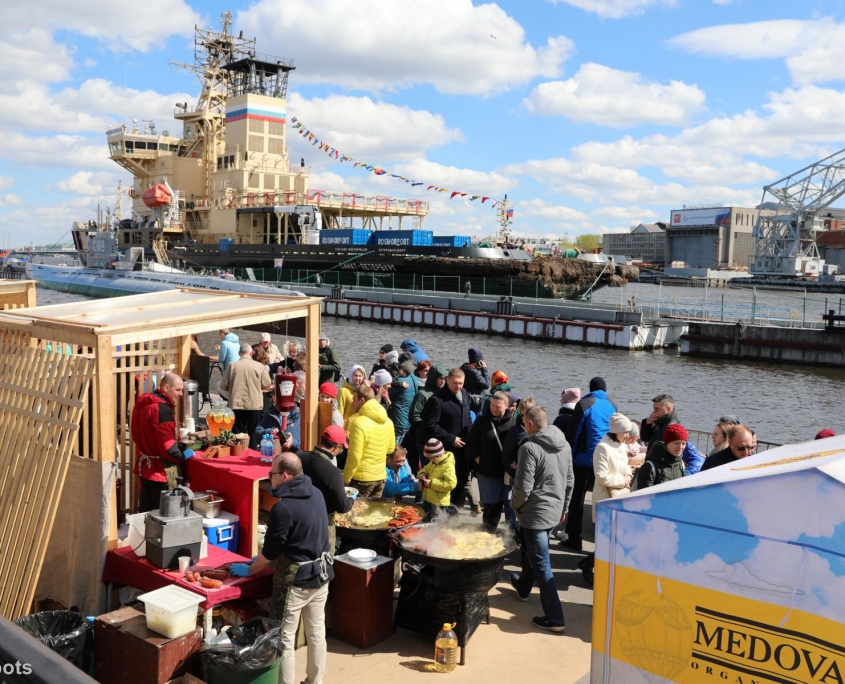 Marktstände beim Eisbrecher-Festival