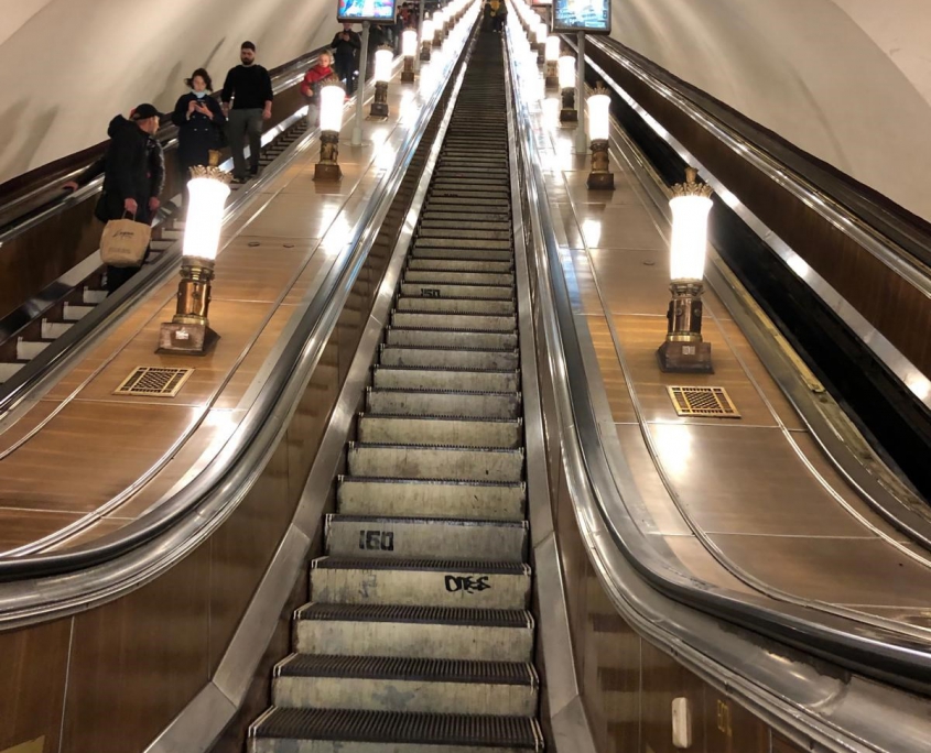 Historische Rolltreppe in Sankt Petersburg