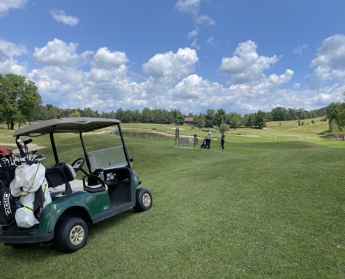 Golfcart mit Golfspielern in Gut Altentann bei Salzburg